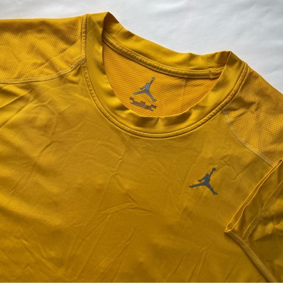 Air Jordan Men’s Dri-Fit Long Sleeve Vented Athletic Top Shirt Size XXL Yellow - Picture 1 of 11